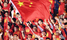 世俱杯:足球报谈U16国足夺冠：进攻多点开花，防线短板造战术选择困境